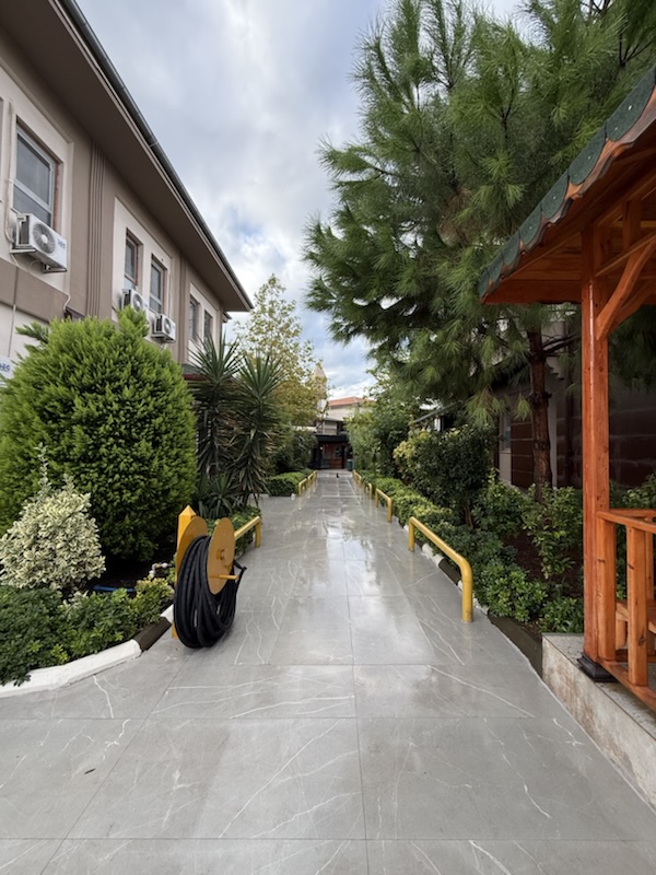 Bahçe yolu