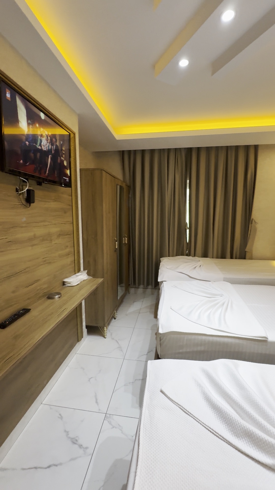 Triple Twin Room – Çukurova Tius Otel